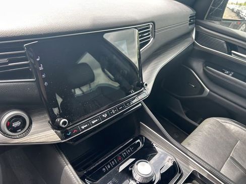 Used 2024 Jeep Wagoneer Series II AWD/4WD image 12