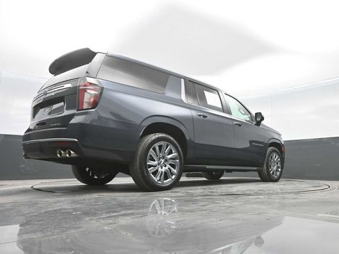 Used 2021 Chevrolet Suburban Premier AWD/4WD image 27
