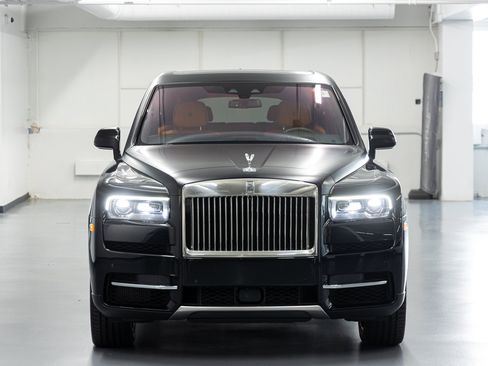 Certified 2024 Rolls-Royce Cullinan AWD/4WD image 10