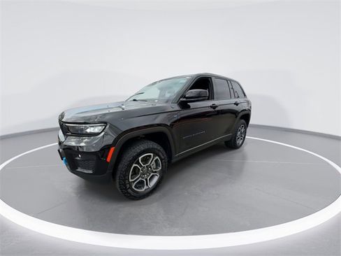 Used 2023 Jeep Grand Cherokee Trailhawk image 4