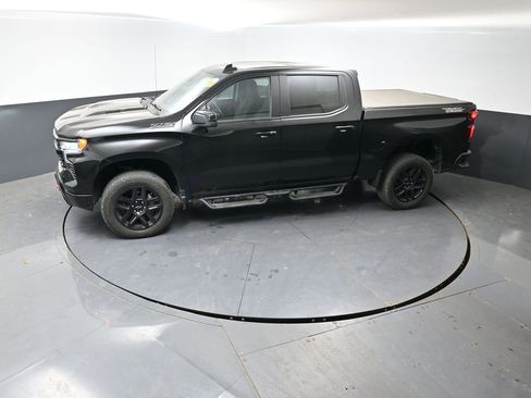 Used 2024 Chevrolet Silverado 1500 LT Trail Boss w/ LPO, Dark Essentials Package AWD/4WD image 19