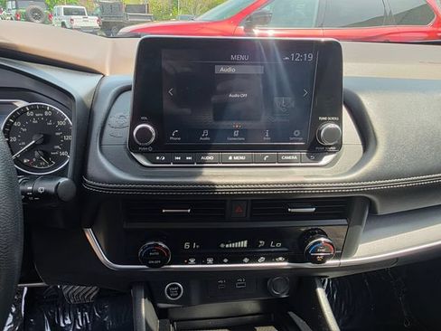 Used 2023 Nissan Rogue SV AWD/4WD image 30