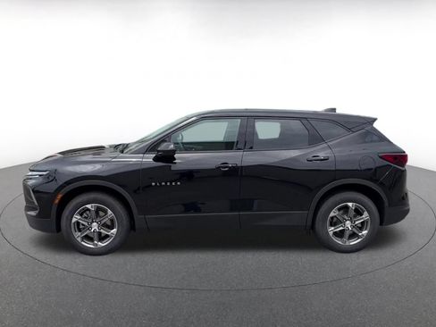 Used 2025 Chevrolet Blazer LT FWD image 8