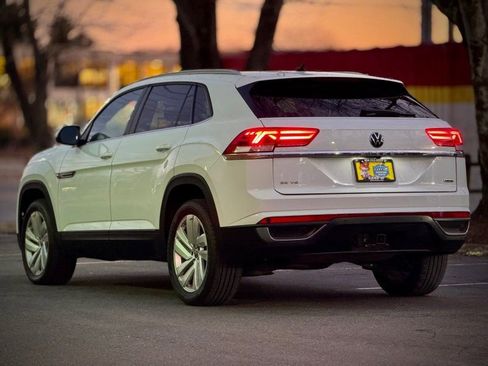 Used 2022 Volkswagen Atlas Cross Sport SE image 5