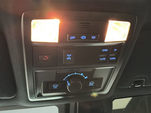 Used 2023 Toyota Tacoma TRD Off-Road w/ TRD Premium Off Road Package image 30