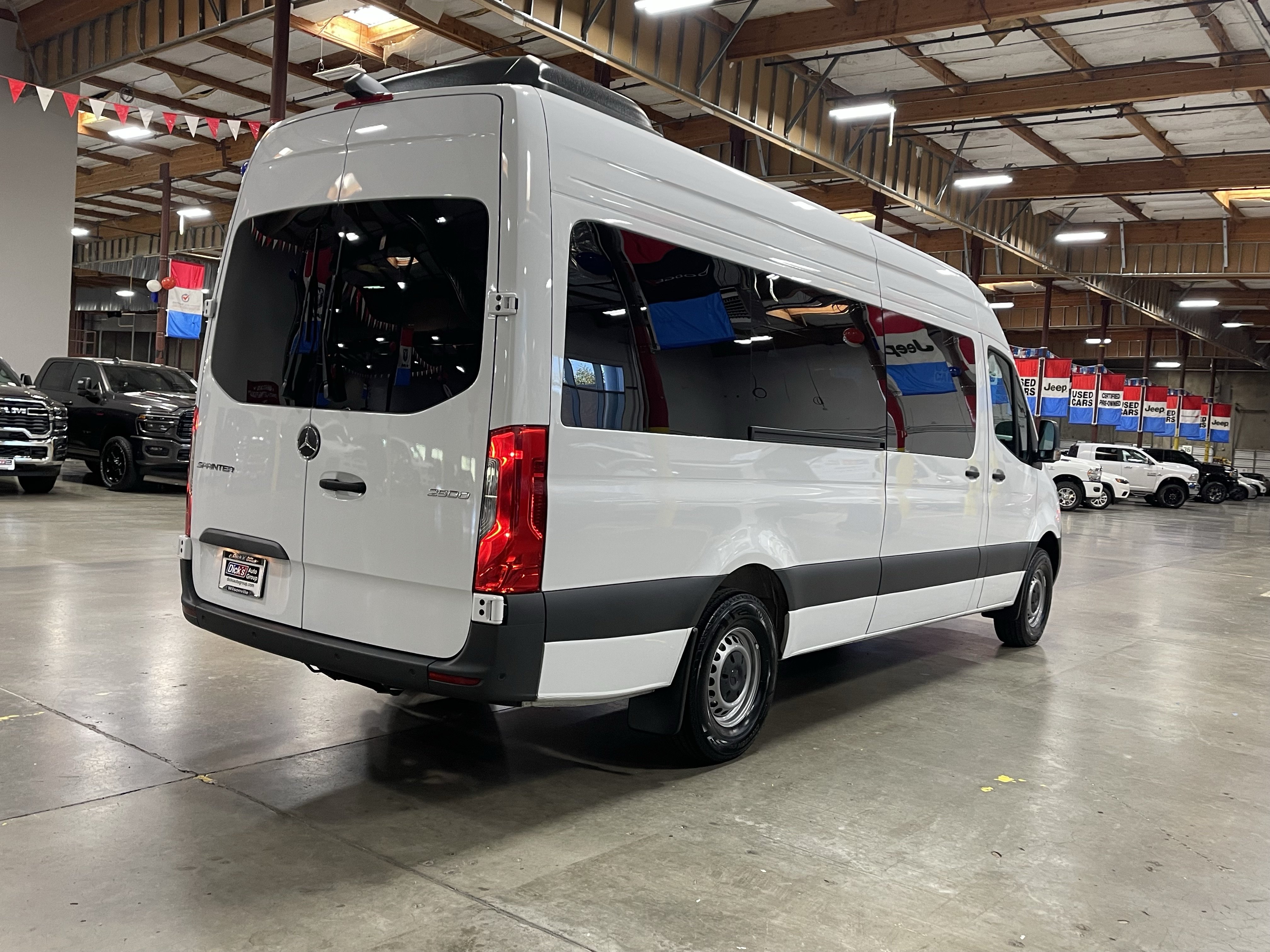 Used 2024 Mercedes-Benz Sprinter 2500 image 6