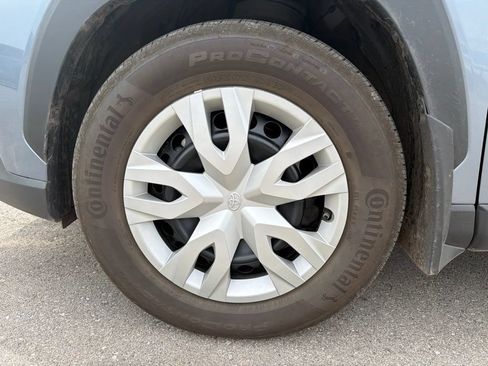 Used 2025 Toyota Corolla Cross L FWD image 9