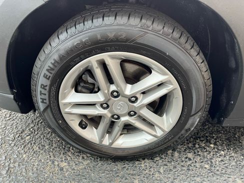 Used 2019 Hyundai Kona SE AWD/4WD image 14