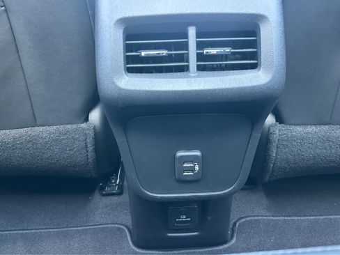Used 2022 Chevrolet Equinox RS w/ RS Leather Package FWD image 15