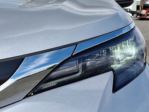 Used 2024 Toyota Sienna XLE image 29