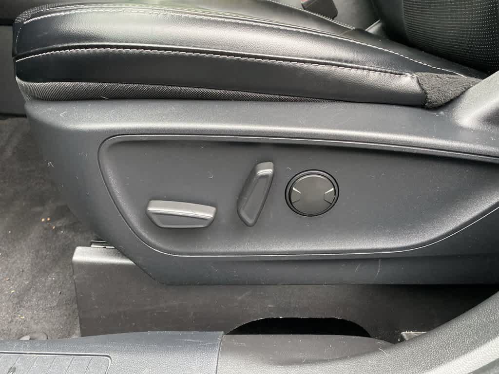 Used 2024 Ford Escape Platinum AWD/4WD image 4