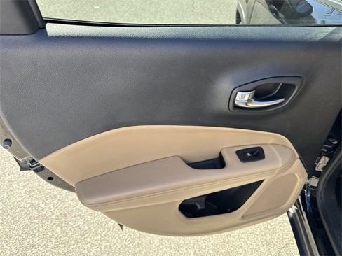 Used 2019 Jeep Compass Sport image 21