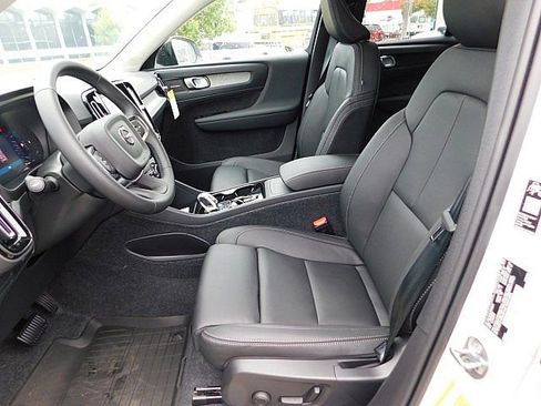 New 2026 Volvo XC40 B5 Ultra w/ Climate Package image 14