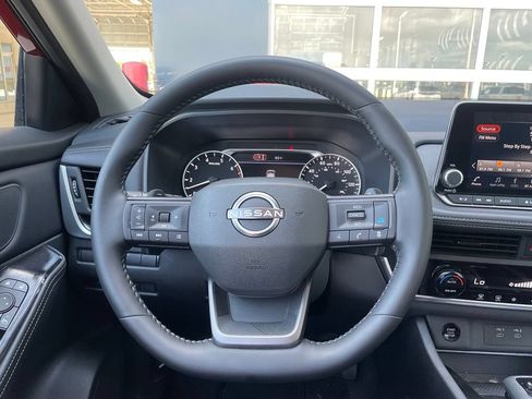 Certified 2026 Nissan Rogue SV FWD image 13
