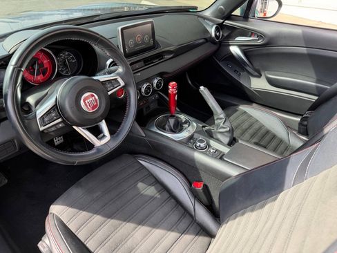 Used 2017 FIAT 124 Spider Abarth RWD image 23