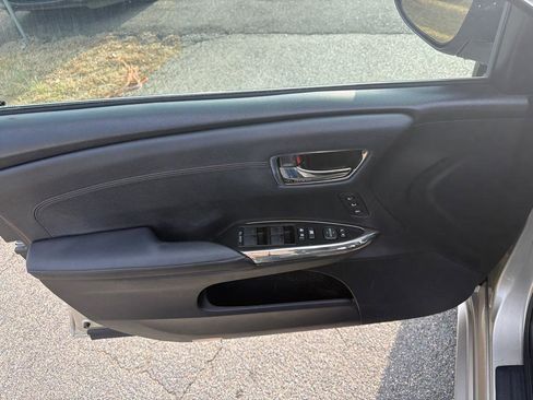 Used 2017 Toyota Avalon XLE image 27