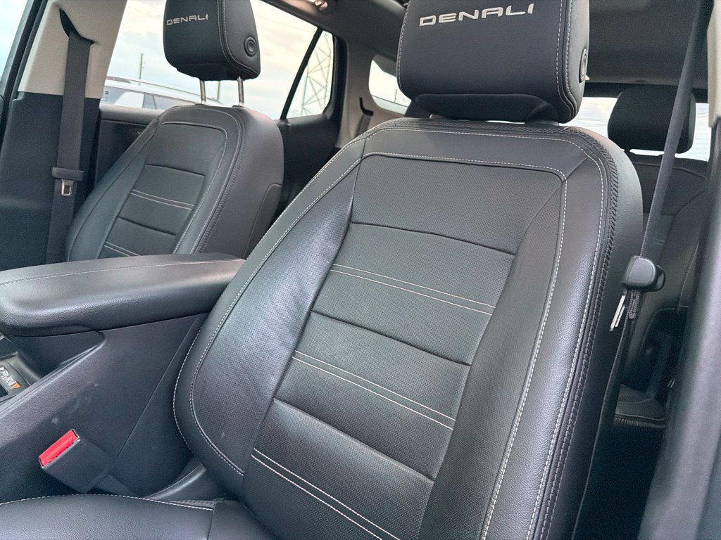 Used 2023 GMC Terrain Denali w/ Denali Premium Package AWD/4WD image 13