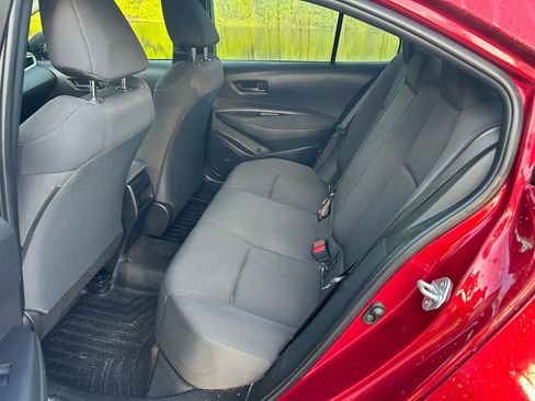 Used 2022 Toyota Corolla LE image 13