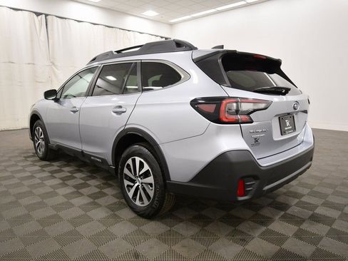 Used 2022 Subaru Outback Premium image 5