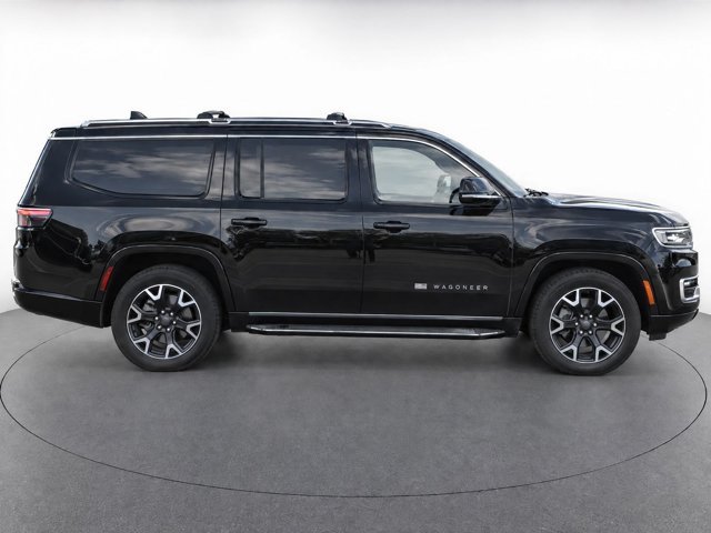 Used 2023 Jeep Wagoneer L Series III w/ Preferred Equipment Group AWD/4WD image 8