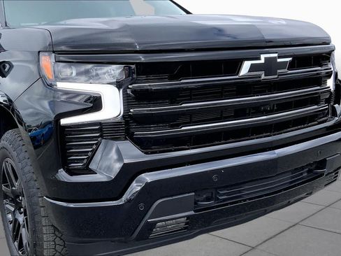 Used 2024 Chevrolet Silverado 1500 High Country w/ Midnight Edition AWD/4WD image 29