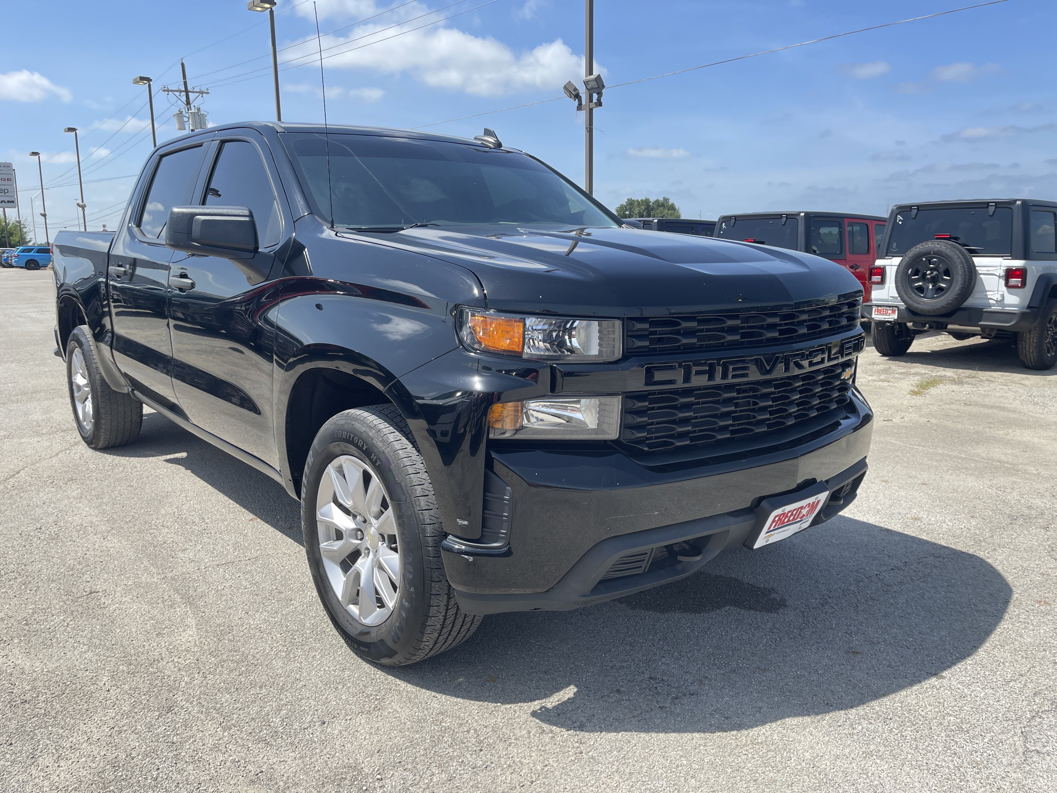 Used 2019 Chevrolet Silverado 1500 Custom w/ Custom Value Package RWD image 2
