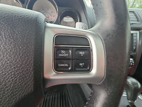 Used 2014 Dodge Challenger SXT Plus image 19
