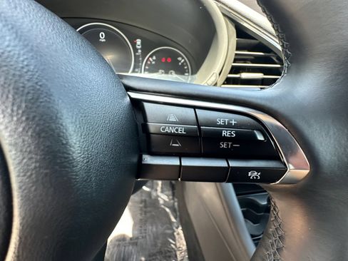 Used 2025 MAZDA MAZDA3 s FWD image 22