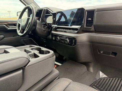 Used 2023 Chevrolet Silverado 1500 LT AWD/4WD image 10