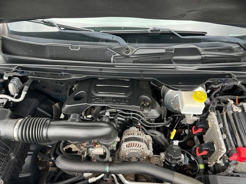 Used 2019 RAM 1500 Laramie AWD/4WD image 44