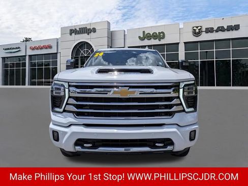 Used 2024 Chevrolet Silverado 3500 High Country w/ High Country Premium Package AWD/4WD image 8