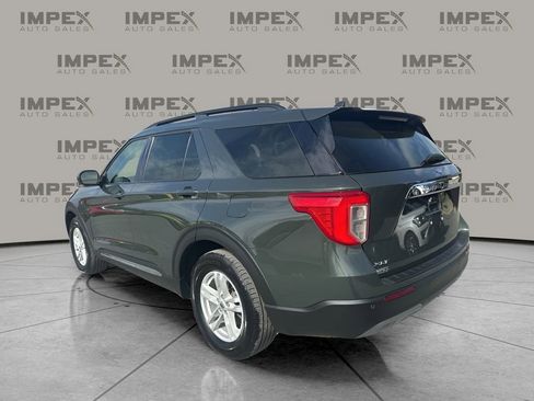 Used 2024 Ford Explorer XLT w/ Equipment Group 202A image 3