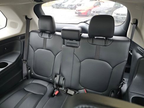 New 2025 Honda Pilot Touring image 18