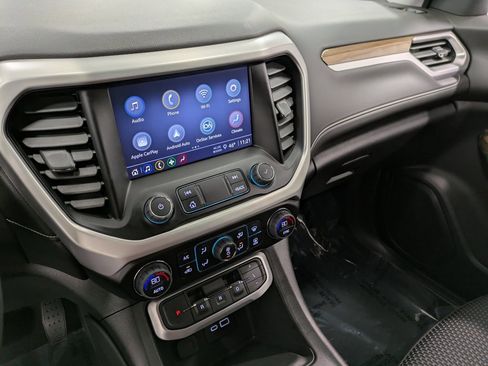 Used 2023 GMC Acadia SLE w/ Driver Convenience Package image 11