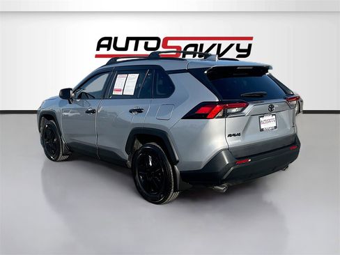 Used 2021 Toyota RAV4 LE w/ Carpet Mat Package (TMS) image 5