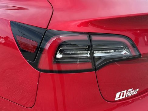 Used 2022 Tesla Model 3 Long Range AWD/4WD image 27