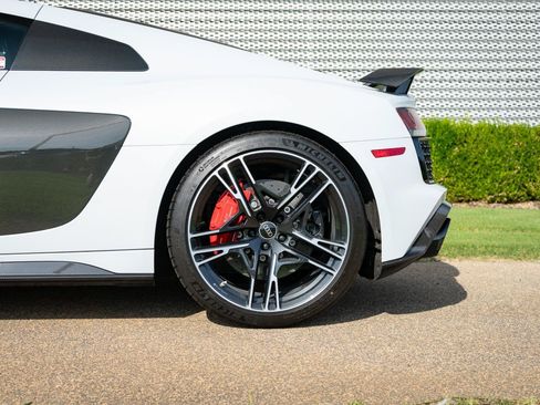 Certified 2023 Audi R8 V10 performance AWD/4WD image 21