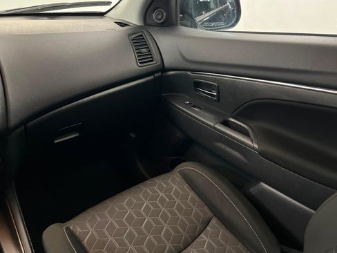 Used 2025 Mitsubishi Outlander Sport ES AWD/4WD image 11