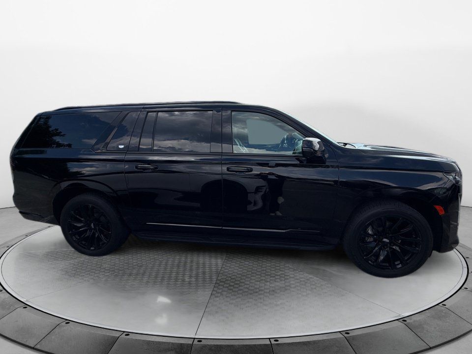 Used 2022 Cadillac Escalade ESV Sport Platinum w/ LPO, ONYX Package AWD/4WD image 7