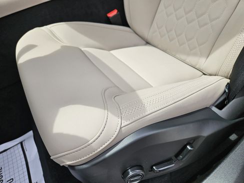 New 2026 Volvo XC90 B6 Plus w/ Protection Package Premier image 8