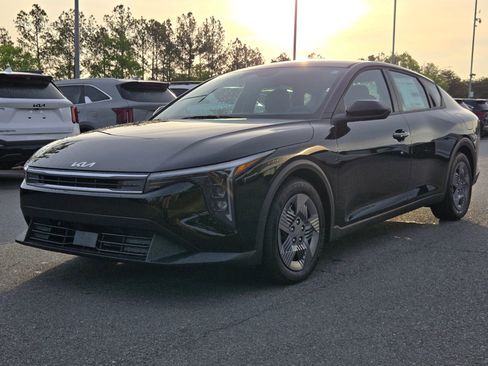 New 2026 Kia K4 LX image 3