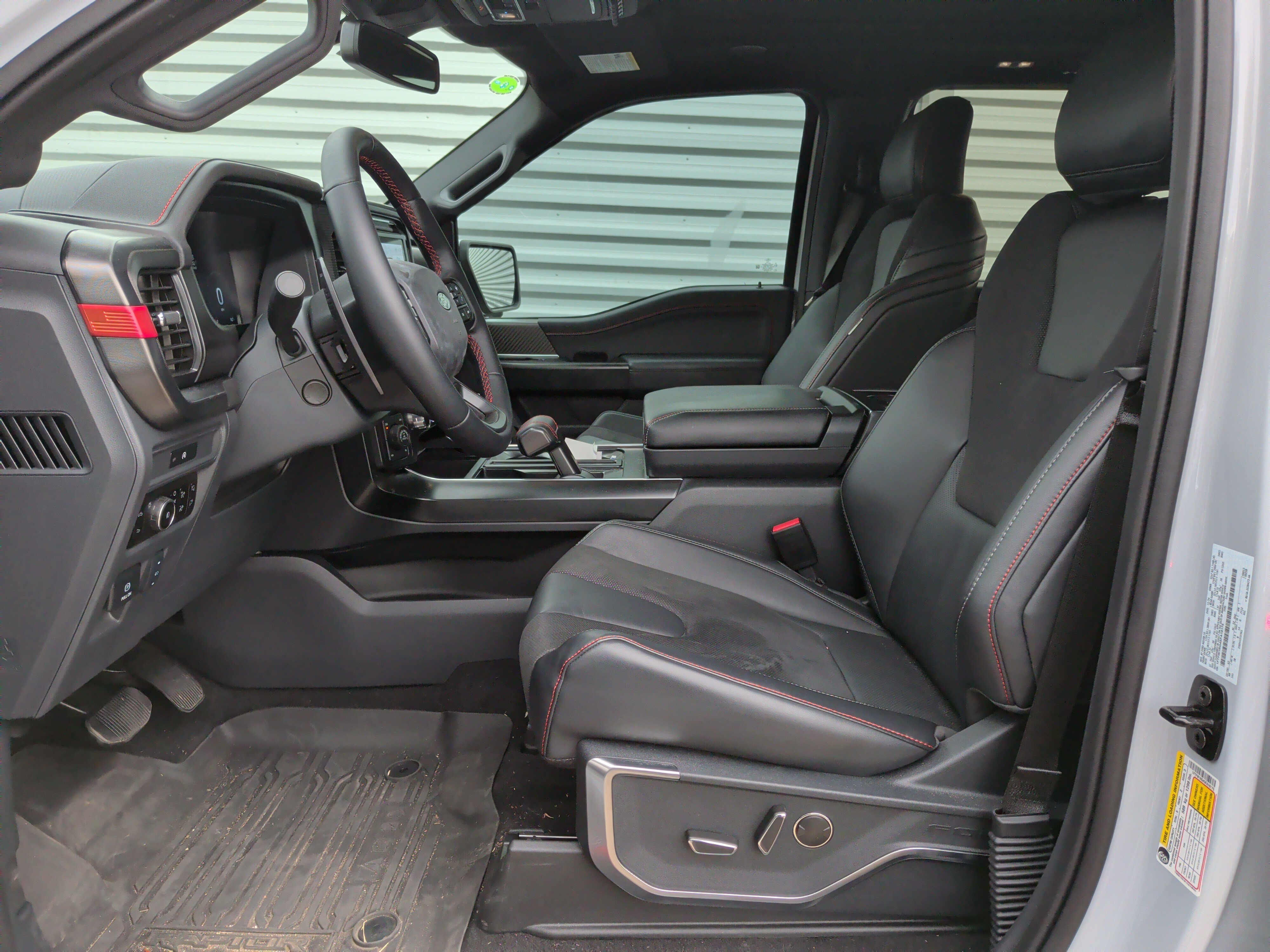 Used 2025 Ford F150 Raptor AWD/4WD image 15