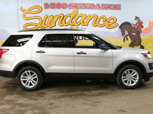 Used 2017 Ford Explorer 4WD image 1