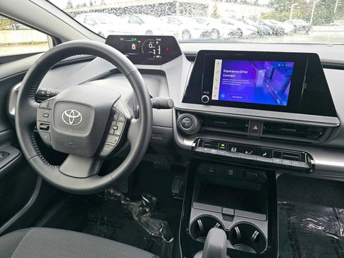 Used 2024 Toyota Prius LE image 10