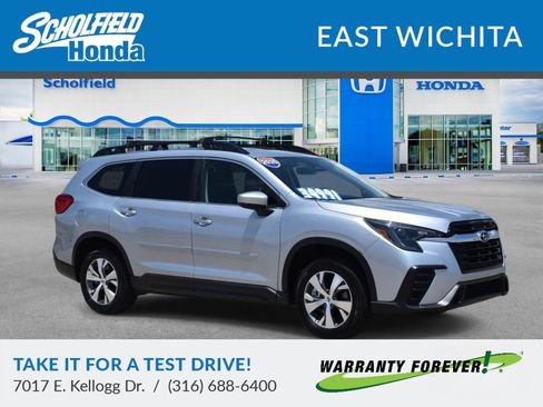 Used 2025 Subaru Ascent Premium AWD/4WD image 1