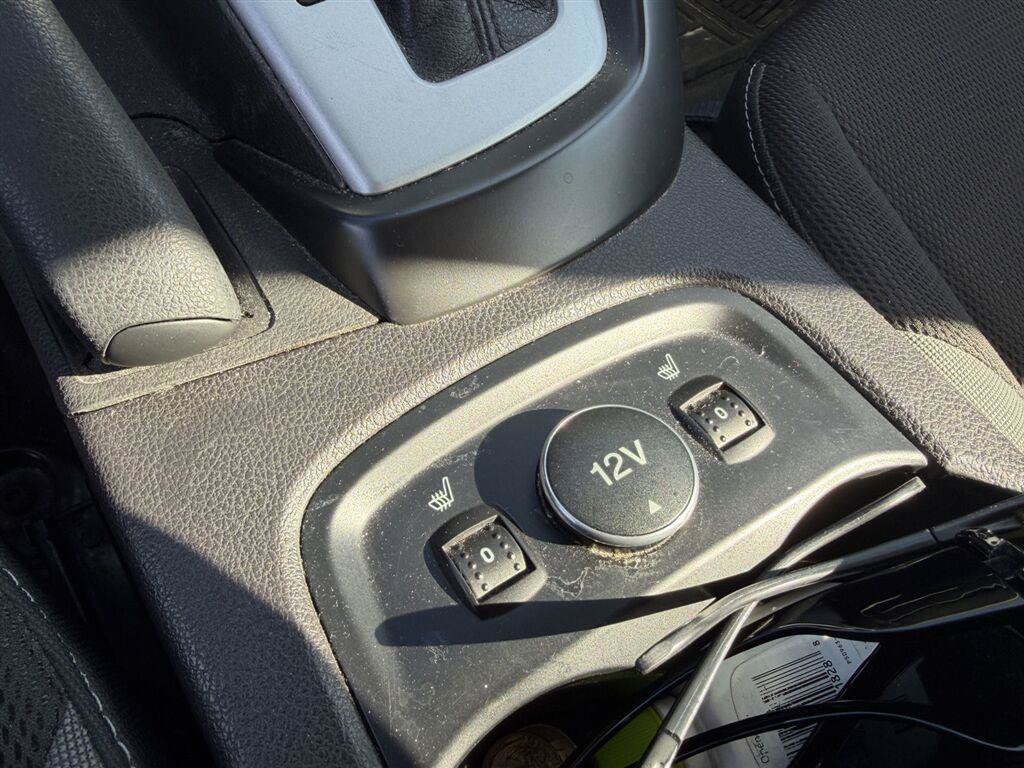Used 2014 Ford Focus SE w/ SE Winter Package FWD image 10