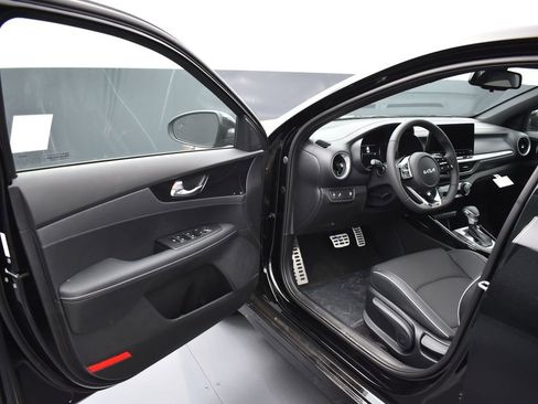 Used 2024 Kia Forte GT-Line w/ GT-Line Premium Package image 8