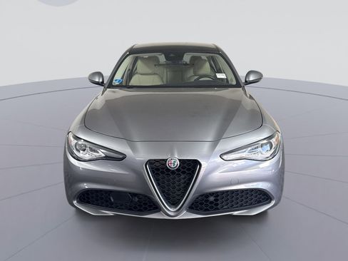 Used 2021 Alfa Romeo Giulia Ti w/ Premium Package image 11
