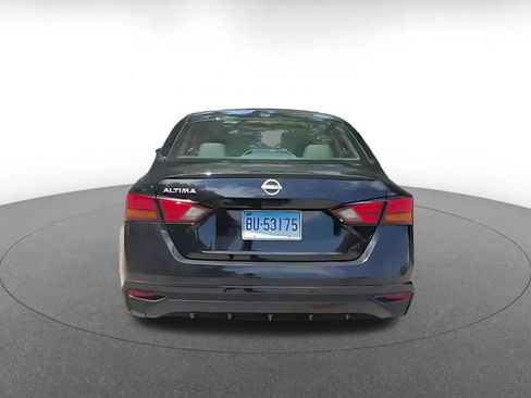 Used 2025 Nissan Altima 2.5 SV FWD image 10