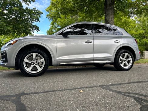 Used 2023 Audi Q5 2.0T Premium w/ Convenience Package AWD/4WD image 1